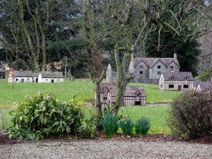 Moneymore from a distance