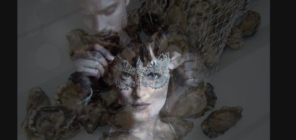 dakota-johnson-fifty-shades-darker-pictures-copy