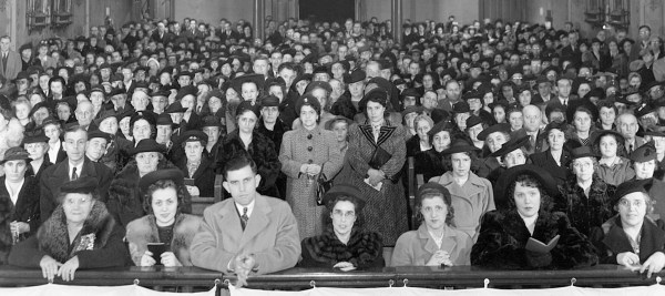 an_old_catho_gathersin